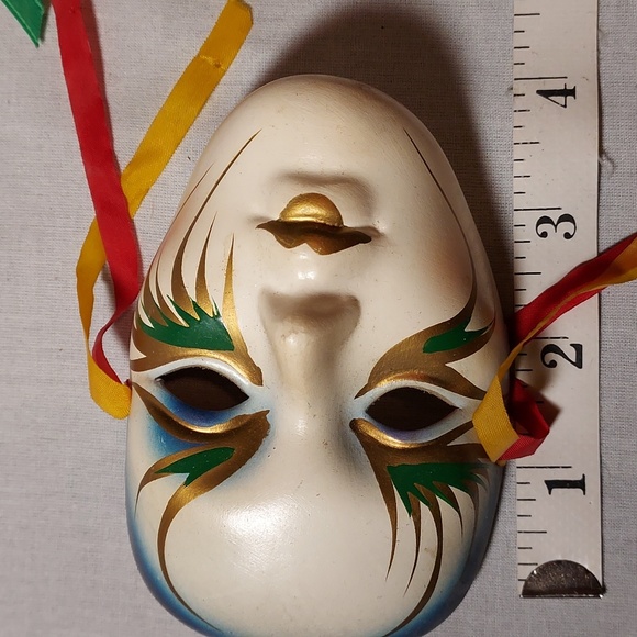 Vintage Hand Painted Carnival Face Masks Ceramic Set of 2 - Picture 2 of 8